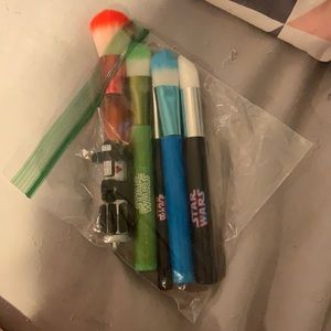 Make up brushes never used